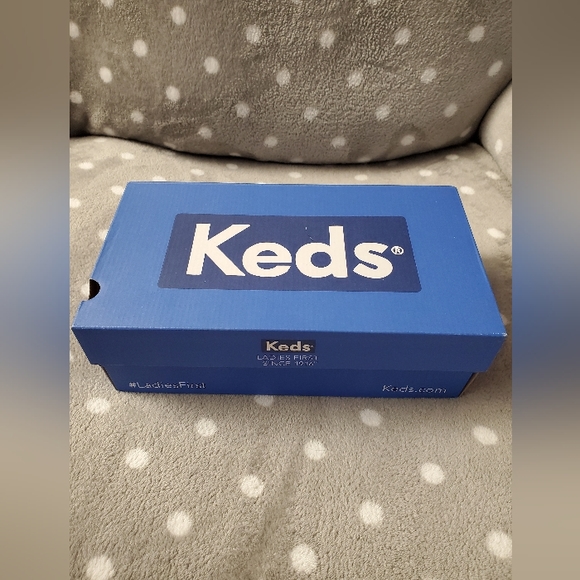 Keds - Brand New never worn size 8.5 - Picture 14 of 17